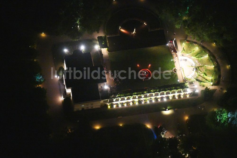 Nachtluftbild Potsdam - Nachtluftbild Schloss Charlottenhof anläßlich der Potsdamer SchlösserNacht 2019 im Bundesland Brandenburg