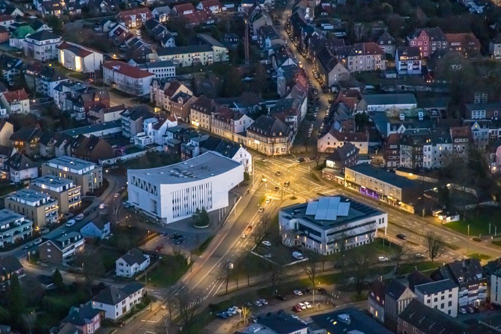 Hamm bei Nacht von oben - Nachtluftbild Schulgebäude der Städtische Musikschule in Hamm im Bundesland Nordrhein-Westfalen, Deutschland