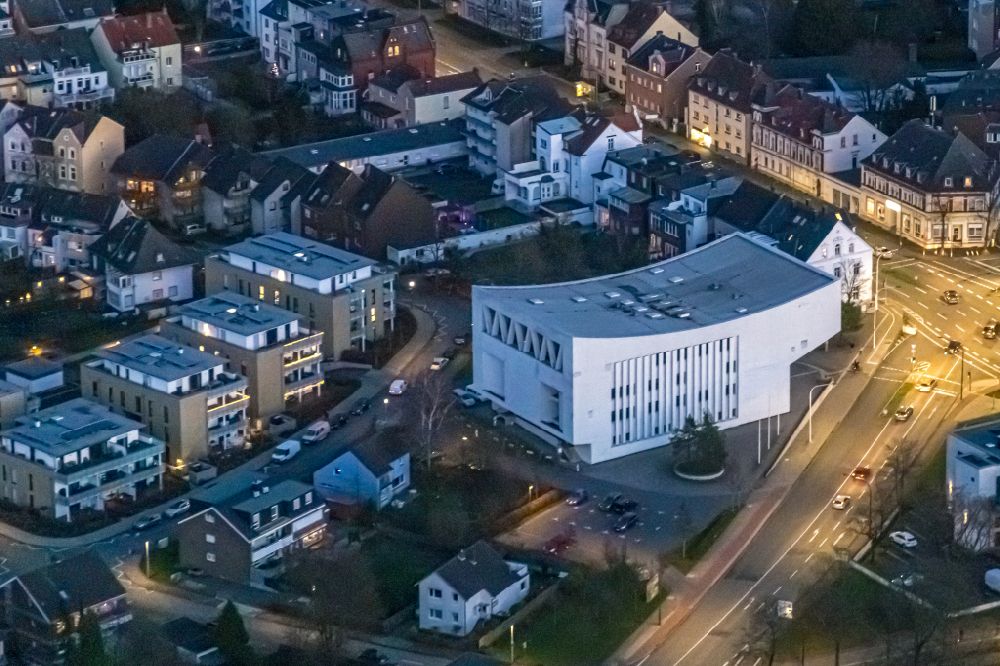 Nachtluftbild Hamm - Nachtluftbild Schulgebäude der Städtische Musikschule in Hamm im Bundesland Nordrhein-Westfalen, Deutschland