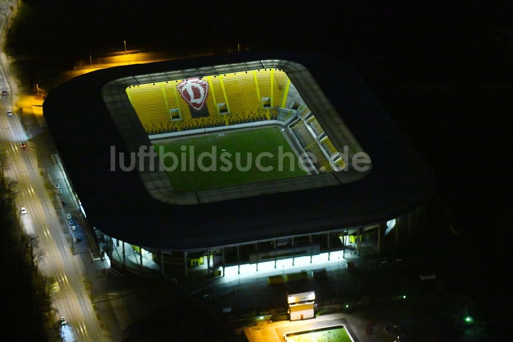 Nachtluftbild Dresden - Nachtluftbild Sportstätten-Gelände der Arena des DDV-Stadion in Dresden im Bundesland Sachsen