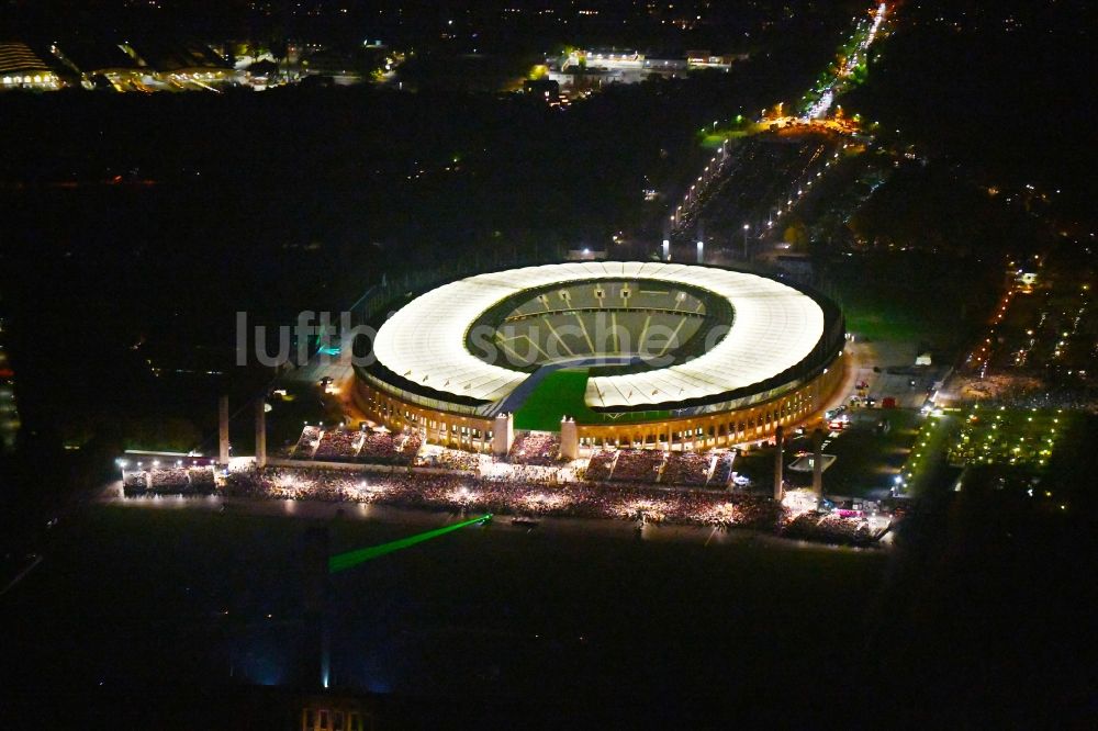 Nachtluftbild Berlin - Nachtluftbild Sportstätten-Gelände der Arena des Stadion Olympiastadion in Berlin