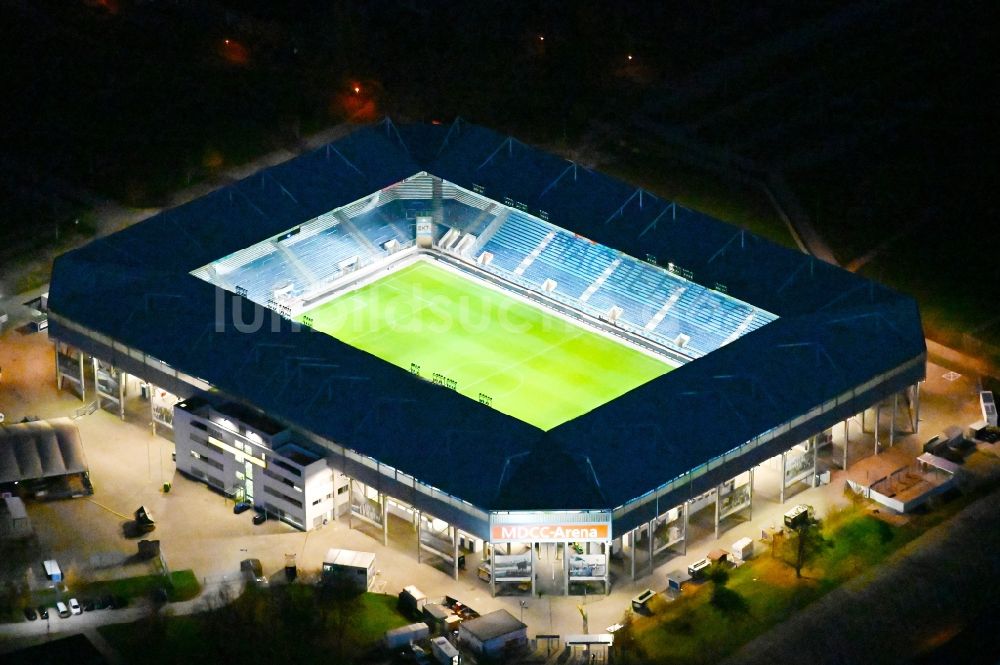Nacht-Luftaufnahme Magdeburg - Nachtluftbild Sportstätten-Gelände der MDCC-Arena in Magdeburg im Bundesland Sachsen-Anhalt