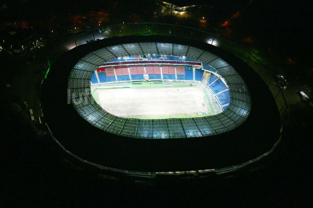 Hannover bei Nacht von oben - Nachtluftbild Stadion der HDI Arena im Stadtteil Calenberger Neustadt von Hannover in Niedersachsen