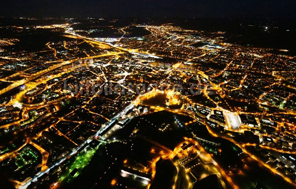 Nacht-Luftaufnahme Erfurt - Nachtluftbild Stadtansicht vom Innenstadtbereich in Erfurt im Bundesland Thüringen, Deutschland