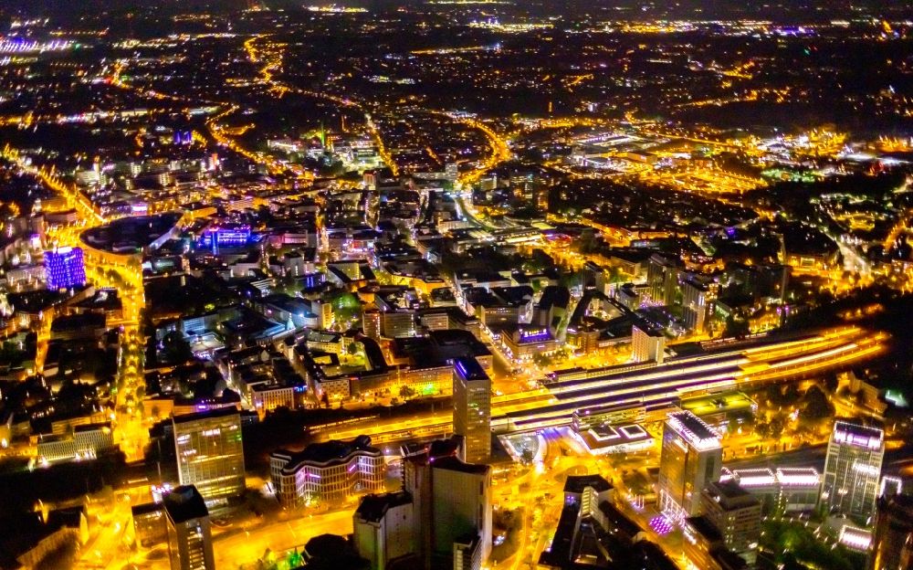 Nachtluftbild Essen - Nachtluftbild Stadtansicht vom Innenstadtbereich in Essen im Bundesland Nordrhein-Westfalen, Deutschland