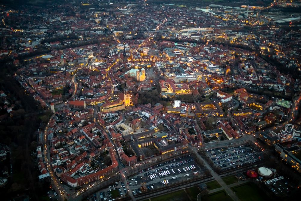 Nacht-Luftaufnahme Münster - Nachtluftbild Stadtansicht vom Innenstadtbereich in Münster im Bundesland Nordrhein-Westfalen, Deutschland