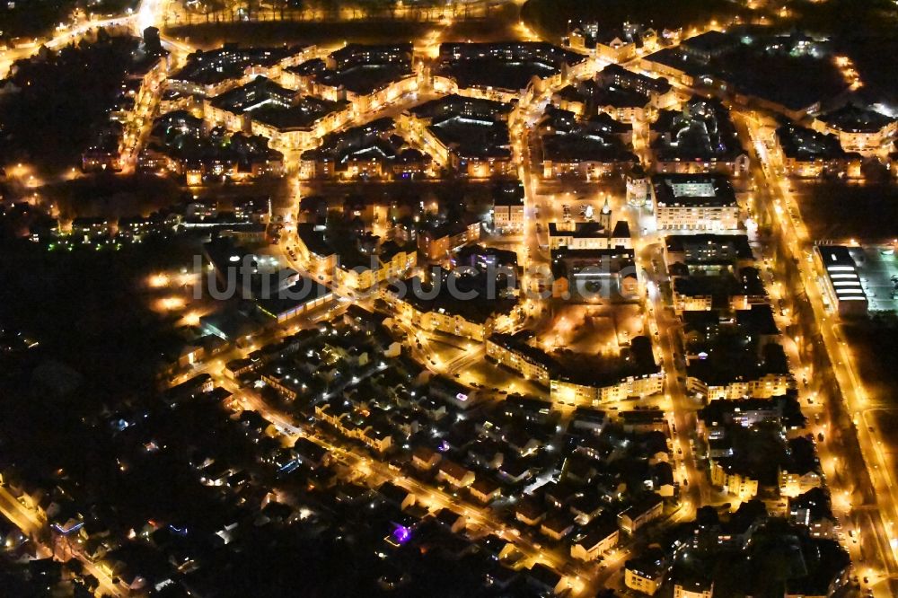 Nacht-Luftaufnahme Potsdam - Nachtluftbild Stadtrand und Außenbezirks- Wohngebiet Kirchsteigfeld in Potsdam im Bundesland Brandenburg, Deutschland