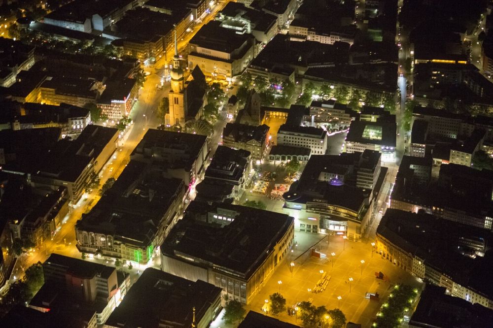 Dortmund bei Nacht aus der Vogelperspektive: Stadtzentrum von Dortmund bei Nacht im Bundesland Nordrhein-Westfalen NRW