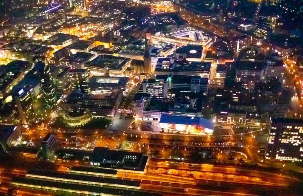 Dortmund bei Nacht von oben - Nachtluftbild Stadtzentrum im Innenstadtbereich in Dortmund im Bundesland Nordrhein-Westfalen, Deutschland