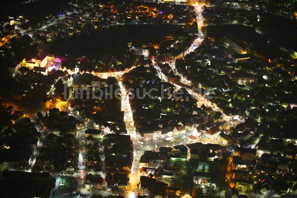 Nacht-Luftaufnahme Forchheim - Nachtluftbild Stadtzentrum im Innenstadtbereich in Forchheim im Bundesland Bayern, Deutschland
