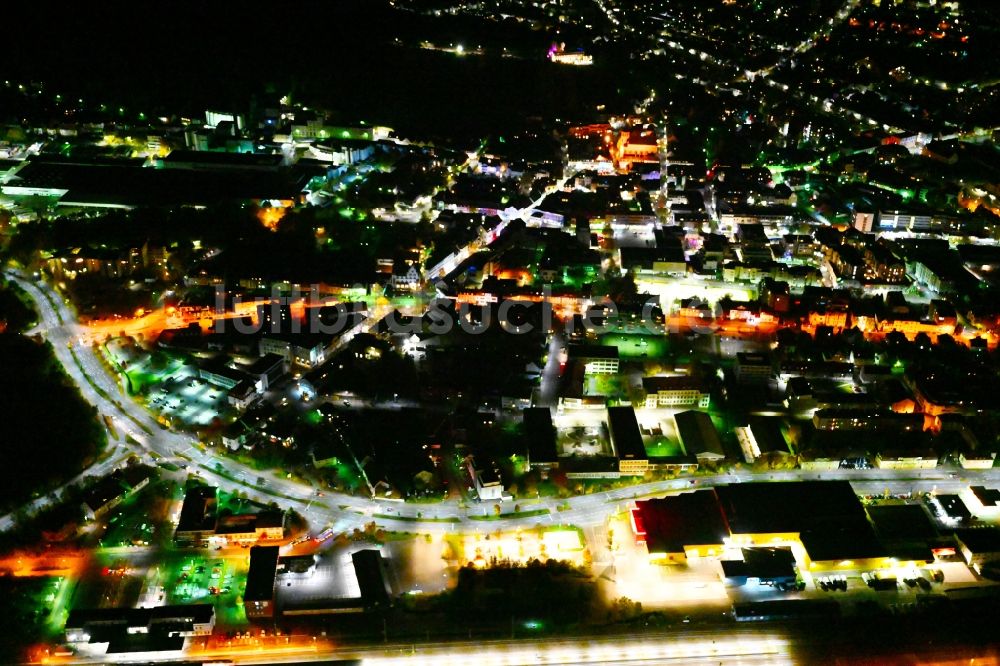 Homburg bei Nacht von oben - Nachtluftbild Stadtzentrum im Innenstadtbereich in Homburg im Bundesland Saarland, Deutschland
