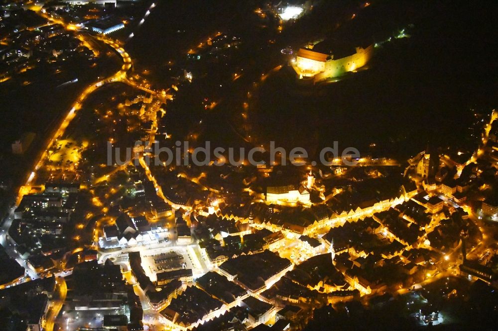 Nacht-Luftaufnahme Kulmbach - Nachtluftbild Stadtzentrum im Innenstadtbereich in Kulmbach im Bundesland Bayern, Deutschland