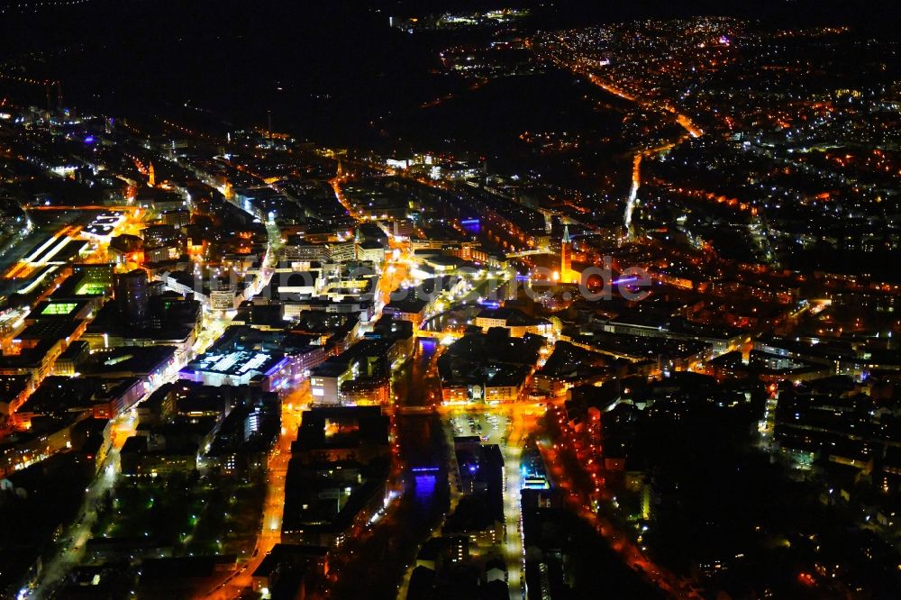 Nacht-Luftaufnahme Pforzheim - Nachtluftbild Stadtzentrum im Innenstadtbereich in Pforzheim im Bundesland Baden-Württemberg, Deutschland