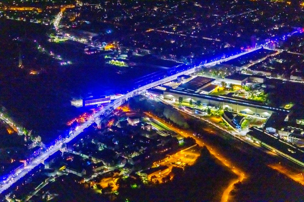 Nacht-Luftaufnahme Gelsenkirchen - Nachtluftbild Straßenführung der Kurt-Schumacher-Straße in Gelsenkirchen im Bundesland Nordrhein-Westfalen, Deutschland