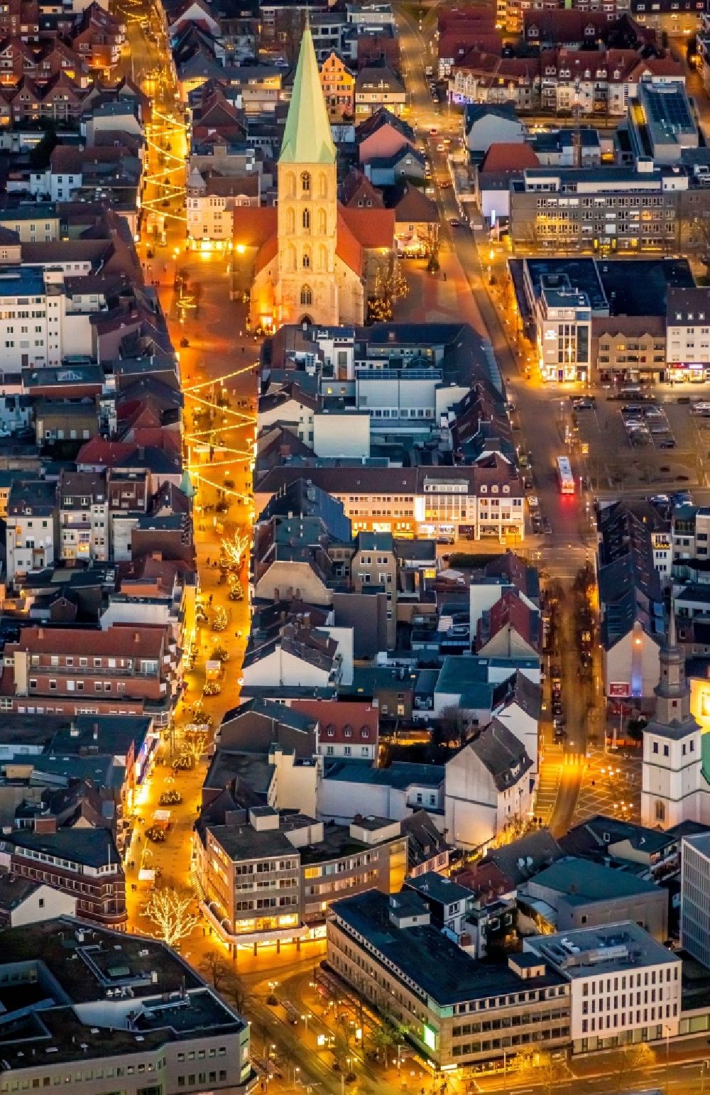 Hamm bei Nacht aus der Vogelperspektive: Nachtluftbild Straßenführung der Weststraße in Hamm im Bundesland Nordrhein-Westfalen, Deutschland