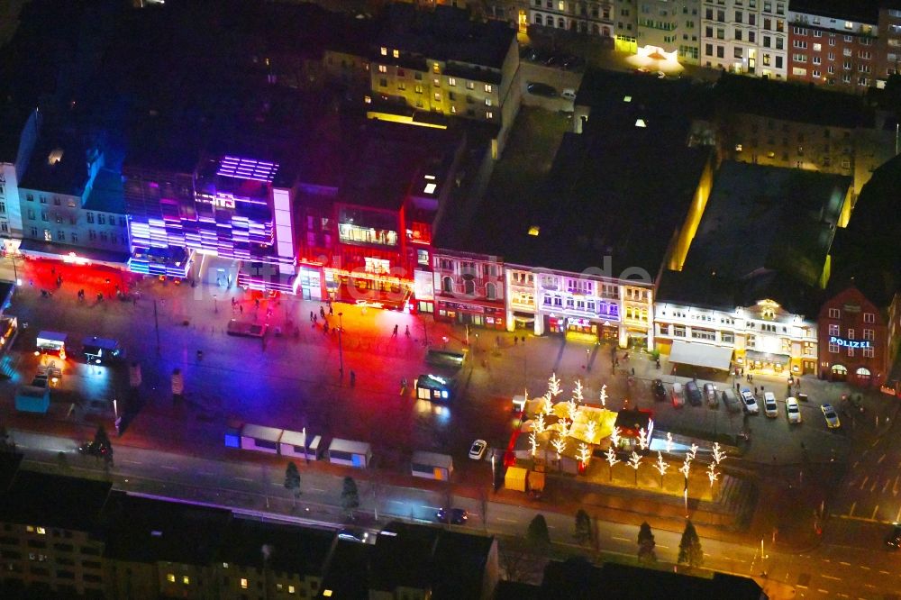 Nacht-Luftaufnahme Hamburg - Nachtluftbild Straßenstrich und Prostitutionszentrum für käuflichen Sex als Dienstleistungs- Gewerbe auf der Reeperbahn im Ortsteil Sankt Pauli in Hamburg, Deutschland