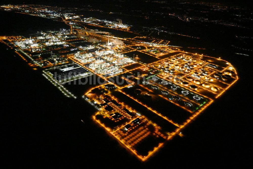 Leuna bei Nacht von oben - Nachtluftbild TOTAL Raffinerie Mitteldeutschland in Leuna im Bundesland Sachsen-Anhalt