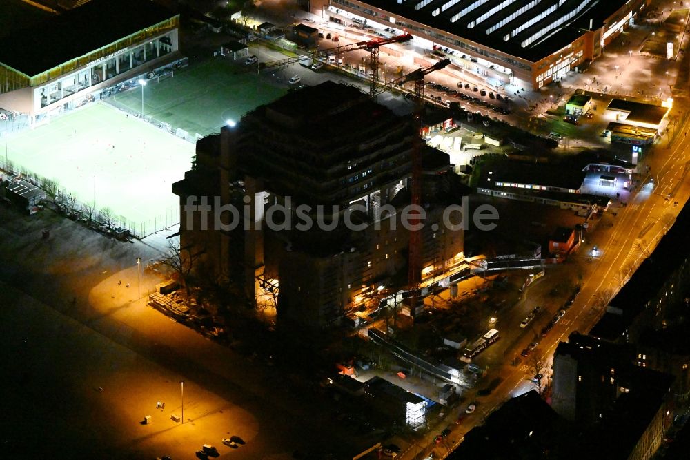 Nacht-Luftaufnahme Hamburg - Nachtluftbild Umbau des Bunker- Gebäudekomplex Medienbunker im Ortsteil Sankt Pauli in Hamburg, Deutschland