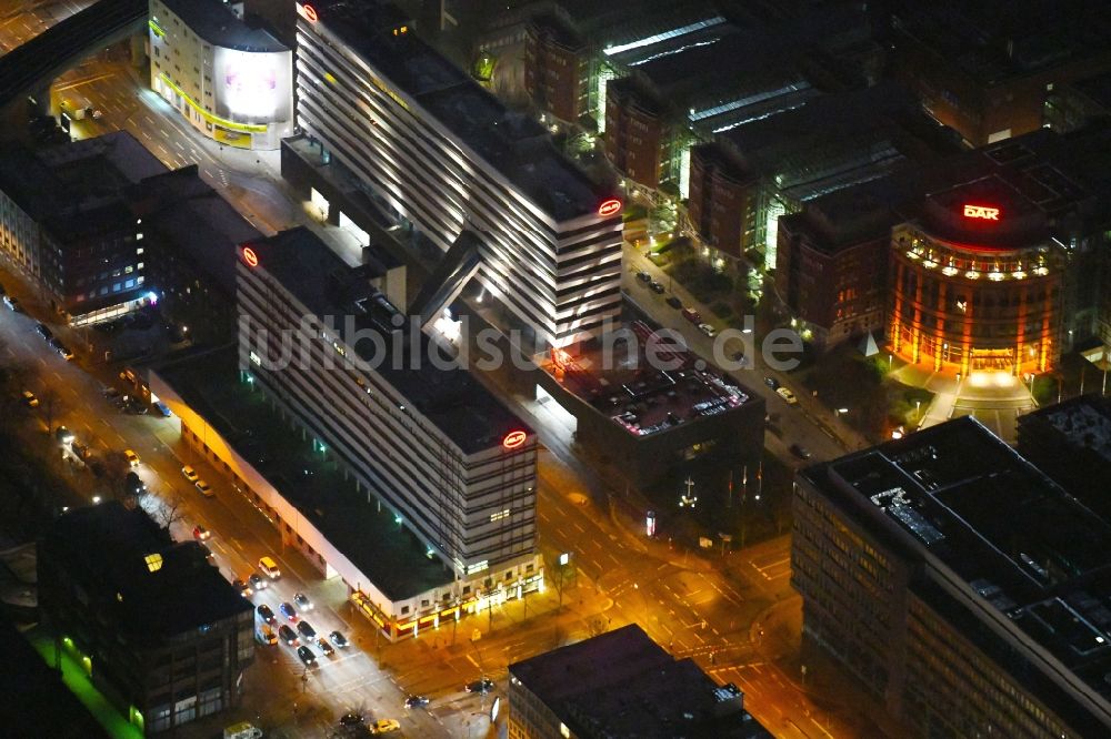 Nachtluftbild Hamburg - Nachtluftbild Unternehmen- Verwaltungsgebäude der HELM AG im Ortsteil Hammerbrook in Hamburg, Deutschland