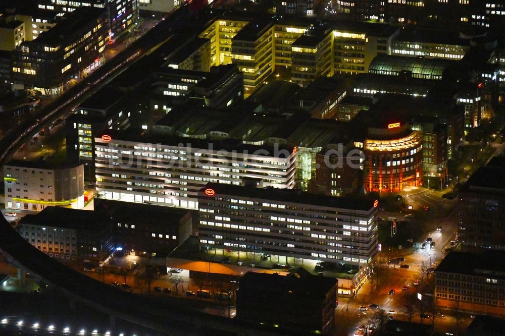 Nachtluftbild Hamburg - Nachtluftbild Unternehmen- Verwaltungsgebäude der HELM AG im Ortsteil Hammerbrook in Hamburg, Deutschland