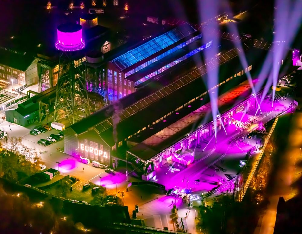 Nacht-Luftaufnahme Bochum - Nachtluftbild Veranstaltungshalle der Jahrhunderthalle Bochum zur 1Live Krone Veranstaltung in Bochum im Bundesland Nordrhein-Westfalen