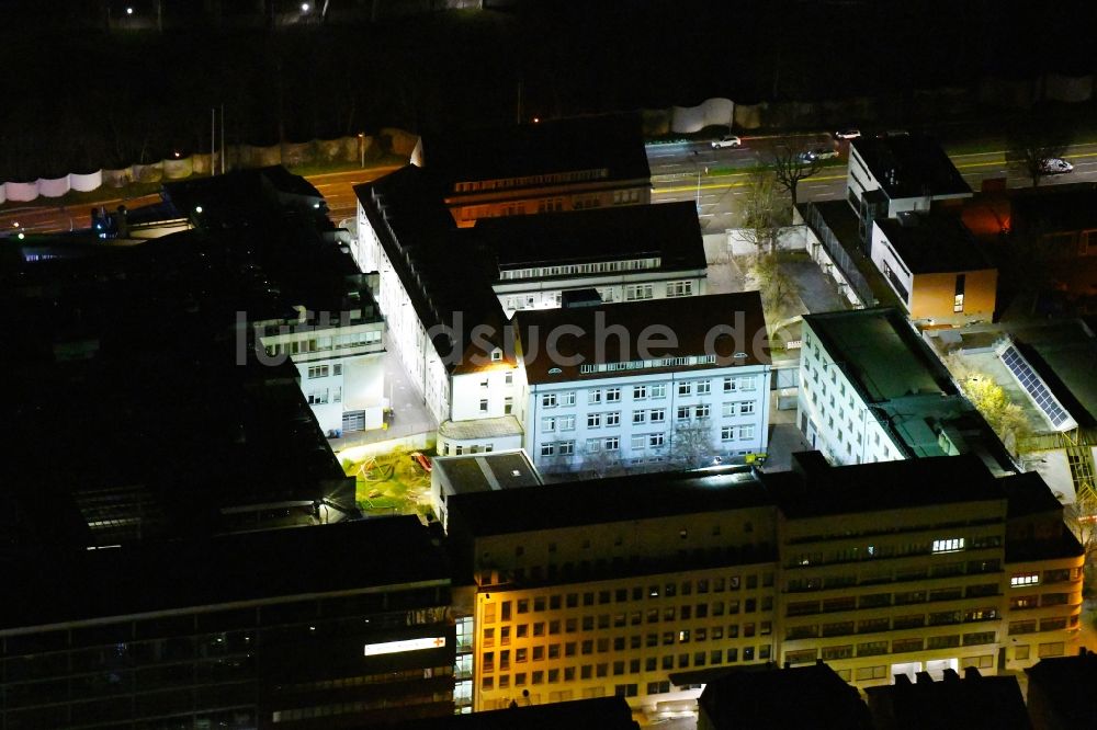 Nachtluftbild Stuttgart - Nachtluftbild Verwaltungsgebäude der staatlichen Behörde der Staatsanwaltschaft in Stuttgart im Bundesland Baden-Württemberg, Deutschland