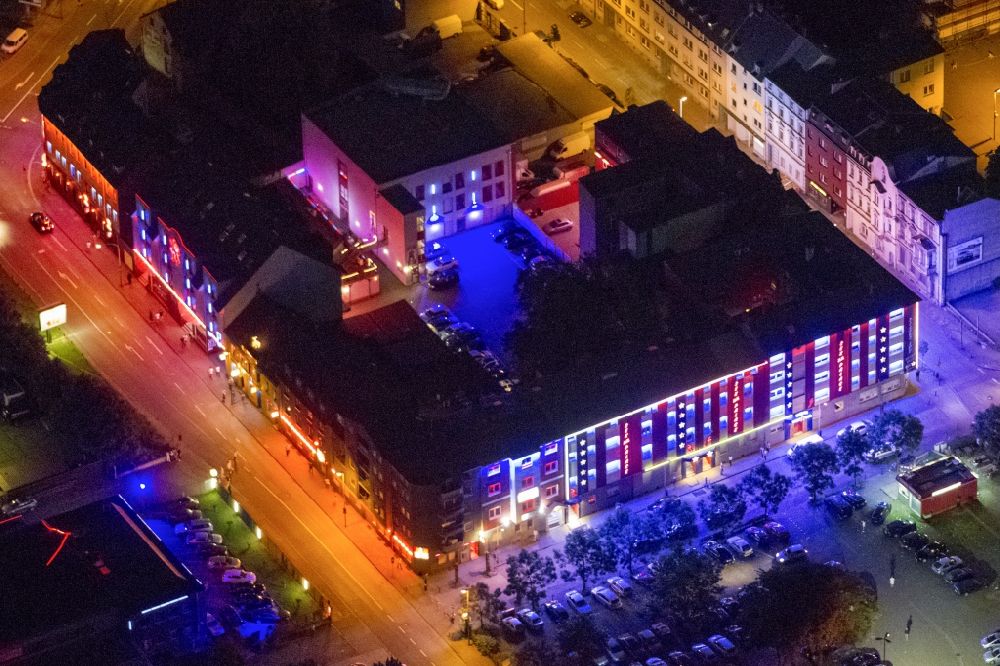 Bochum bei Nacht aus der Vogelperspektive: Nachtluftbild vom Areal des Rotlichtviertel in Bochum im Bundesland Nordrhein-Westfalen