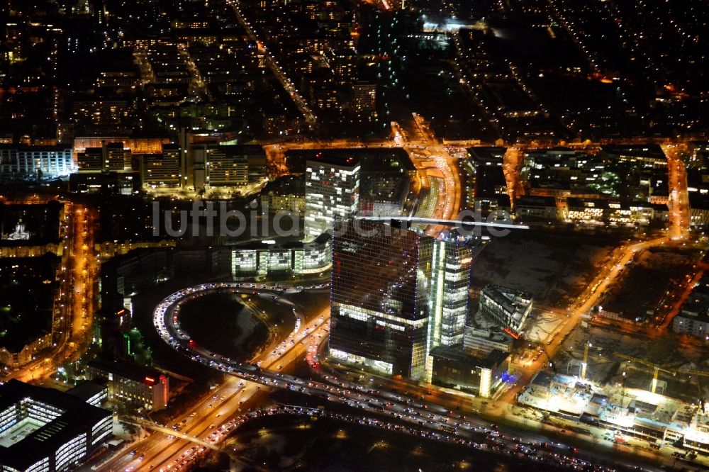 Nacht-Luftaufnahme München - Nachtluftbild vom Hochhaus- Emsemble Highlight Towers in München im Bundesland Bayern