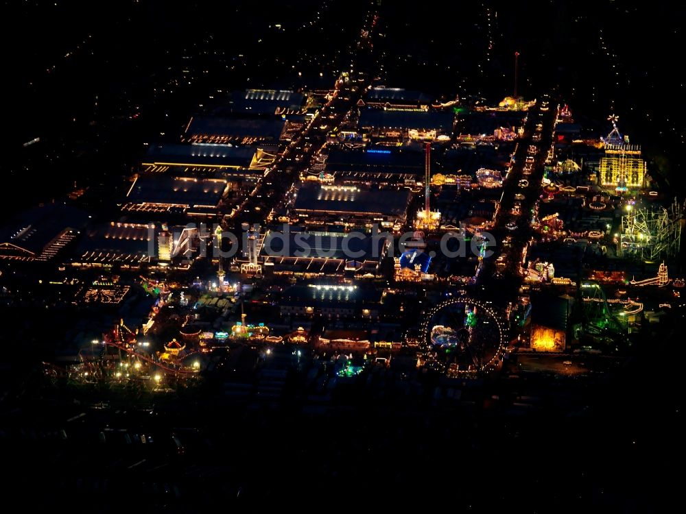 Nacht-Luftaufnahme München - Nachtluftbild vom Oktoberfestgelände / Wiesn in München