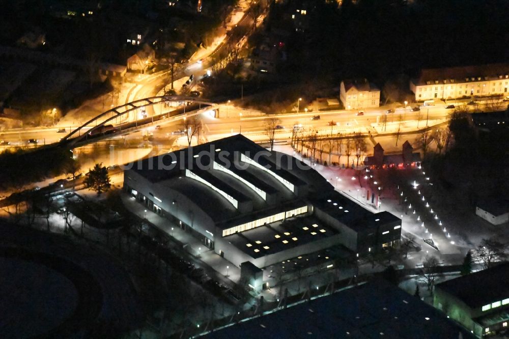 Potsdam bei Nacht von oben - Nachtluftbild von der MBS Arena in Potsdam im Bundesland Brandenburg