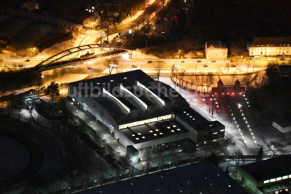 Potsdam bei Nacht aus der Vogelperspektive: Nachtluftbild von der MBS Arena in Potsdam im Bundesland Brandenburg