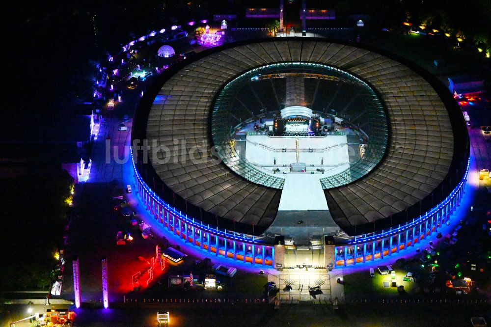 Nachtluftbild Berlin - Nachtluftbild Vorbereitung Festival Lollapalooza Veranstaltung in der Arena des Stadion Olympiastadion in Berlin