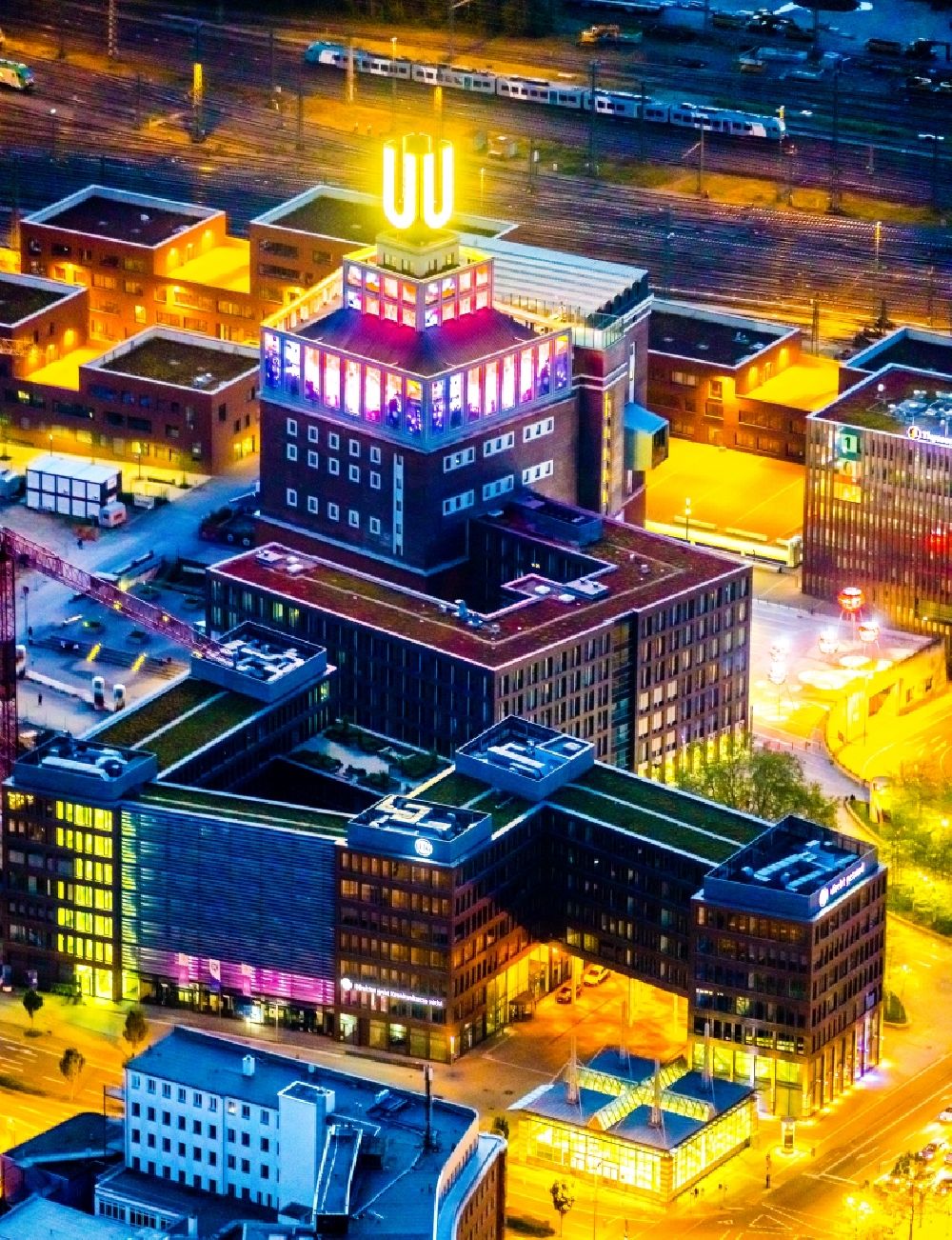 Nacht-Luftaufnahme Dortmund - Nachtluftbild Wahrzeichen Dortmunder U nahe der Innenstadt in Dortmund im Ruhrgebiet im Bundesland Nordrhein-Westfalen