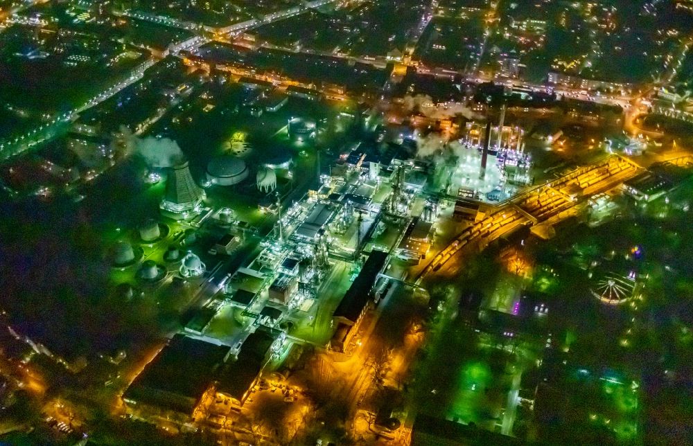 Nacht-Luftaufnahme Herne - Nachtluftbild Werksgelände des Chemieproduzenten INEOS SOLVENTS GERMANY GmbH in Herne im Bundesland Nordrhein-Westfalen, Deutschland