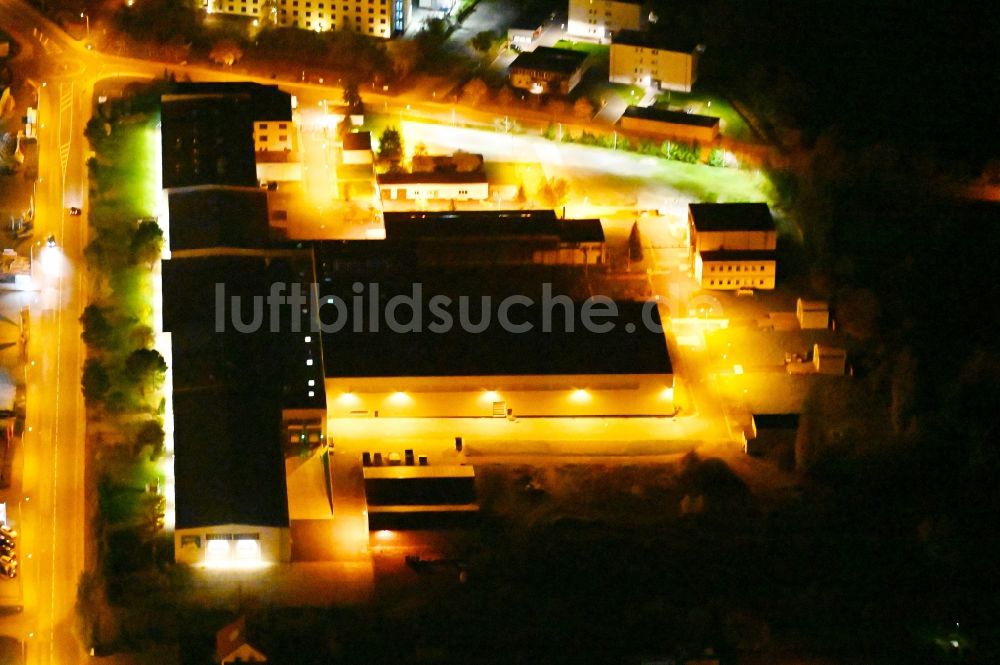 Nacht-Luftaufnahme Wernigerode - Nachtluftbild Werksgelände der der Pharma Wernigerode GmbH in Wernigerode im Bundesland Sachsen-Anhalt, Deutschland