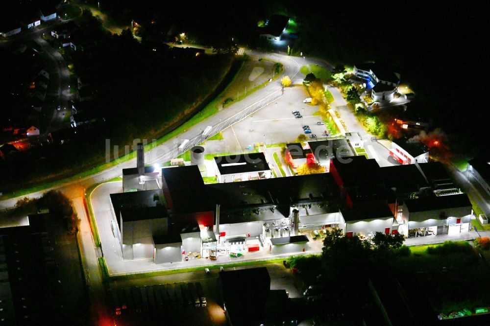 Bexbach bei Nacht von oben - Nachtluftbild Werksgelände Fuchs & Hoffmann Kakaoprodukte GmbH in Bexbach im Bundesland Saarland, Deutschland