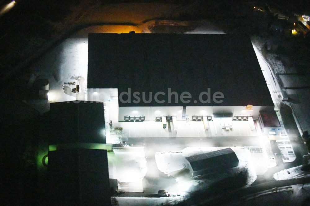 Tanna bei Nacht von oben - Nachtluftbild Werksgelände der Geis Industrie-Service GmbH im Ortsteil Seubtendorf in Tanna im Bundesland Thüringen, Deutschland