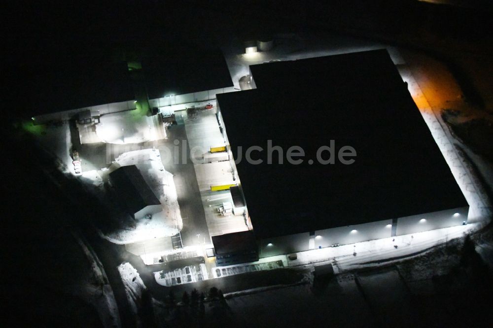 Nacht-Luftaufnahme Tanna - Nachtluftbild Werksgelände der Geis Industrie-Service GmbH im Ortsteil Seubtendorf in Tanna im Bundesland Thüringen, Deutschland