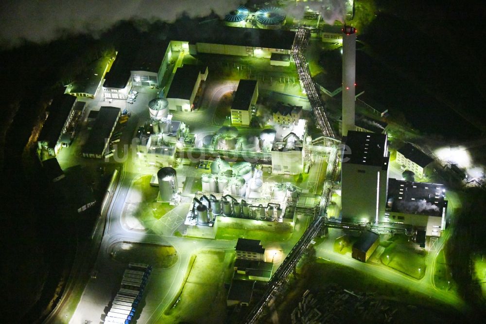 Blankenstein bei Nacht von oben - Nachtluftbild Werksgelände der Zellstoff- und Papierfabrik Rosenthal in Blankenstein im Bundesland Thüringen, Deutschland