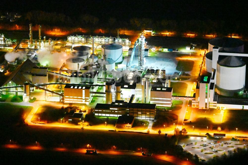 Nacht-Luftaufnahme Klein Wanzleben - Nachtluftbild Werksgelände der Zuckerfabrik in Klein Wanzleben im Bundesland Sachsen-Anhalt, Deutschland
