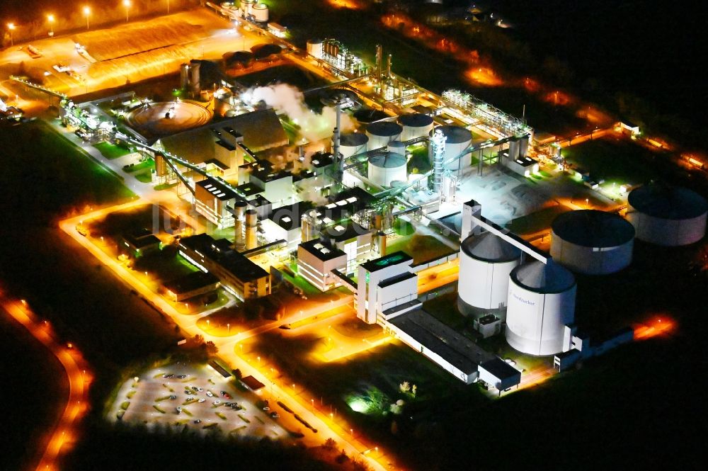 Nachtluftbild Klein Wanzleben - Nachtluftbild Werksgelände der Zuckerfabrik in Klein Wanzleben im Bundesland Sachsen-Anhalt, Deutschland