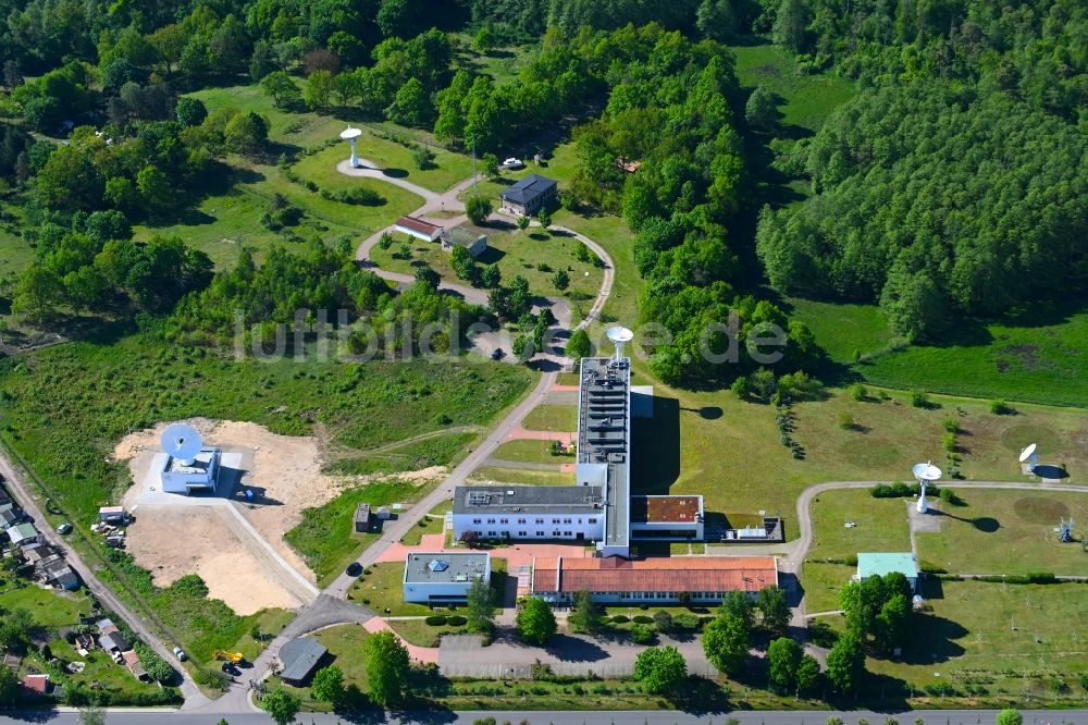 Satellitenbild Neustrelitz - Parbolantenne - Satellitenschüsseln in Neustrelitz im Bundesland Mecklenburg-Vorpommern, Deutschland