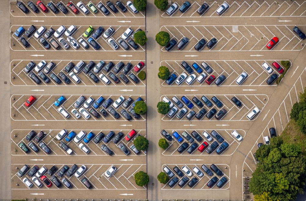 Senkrecht-Luftbild Bergkamen - Senkrechtluftbild Auto- Parkplatz und Abstellfläche der Bayer AG in Bergkamen im Bundesland Nordrhein-Westfalen, Deutschland