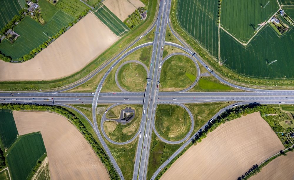 Senkrecht-Luftbild Kamen - Senkrechtluftbild Autobahnkreuz der BAB A1 A2 Kamener Kreuz in Kamen im Bundesland Nordrhein-Westfalen, Deutschland