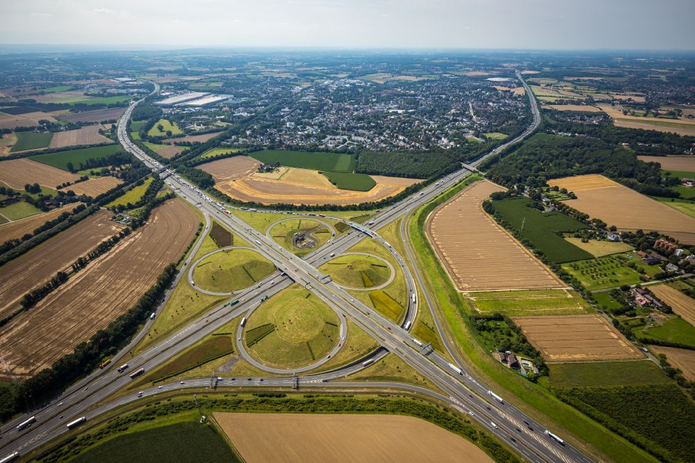 Senkrecht-Luftbild Kamen - Autobahnkreuz der BAB A1 A2 Kamener Kreuz in Kamen im Bundesland Nordrhein-Westfalen, Deutschland