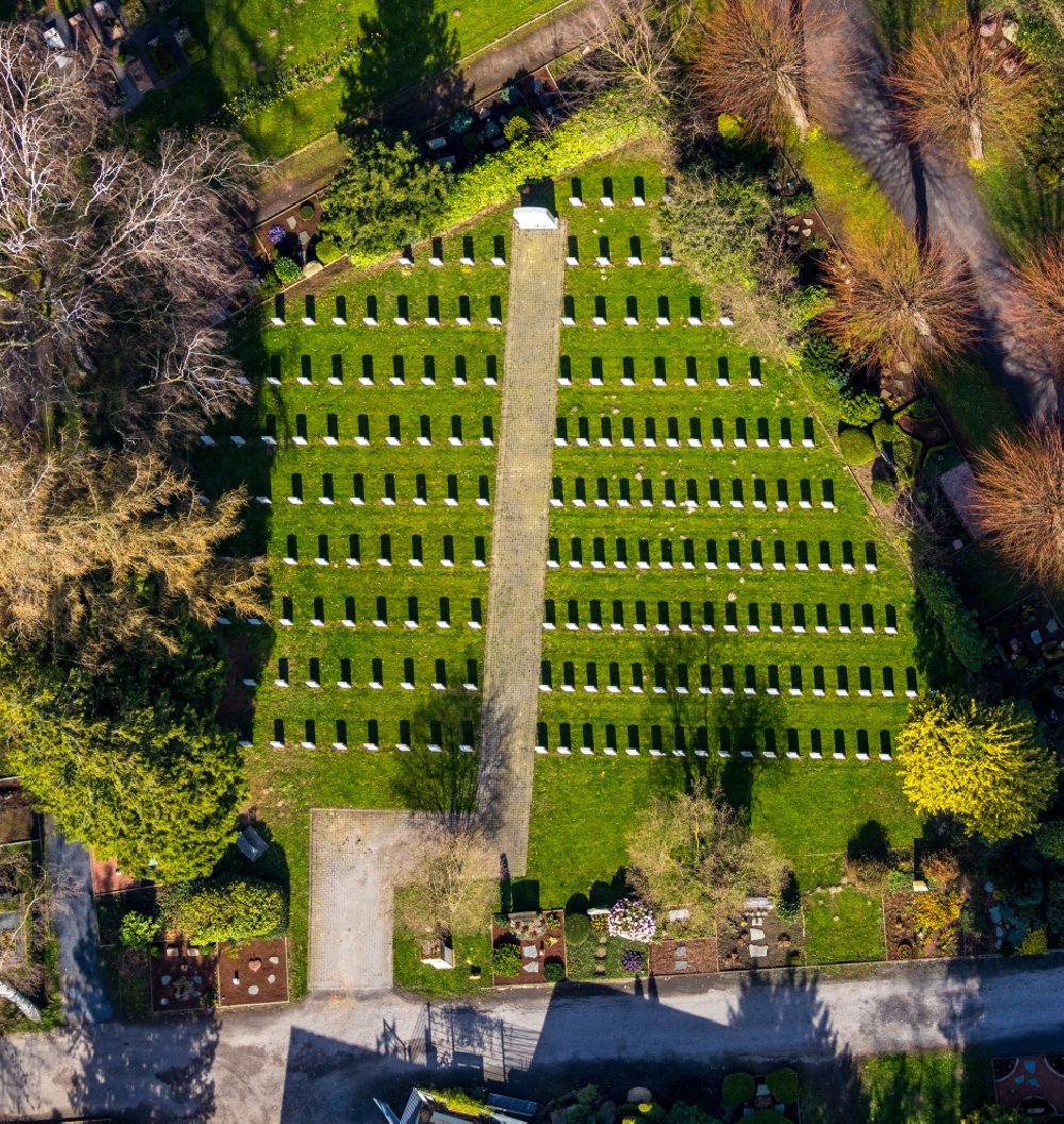 Senkrecht-Luftbild Werl - Senkrechtluftbild Kanadischer Bereich auf dem Parkfriedhof in Werl im Bundesland Nordrhein-Westfalen, Deutschland