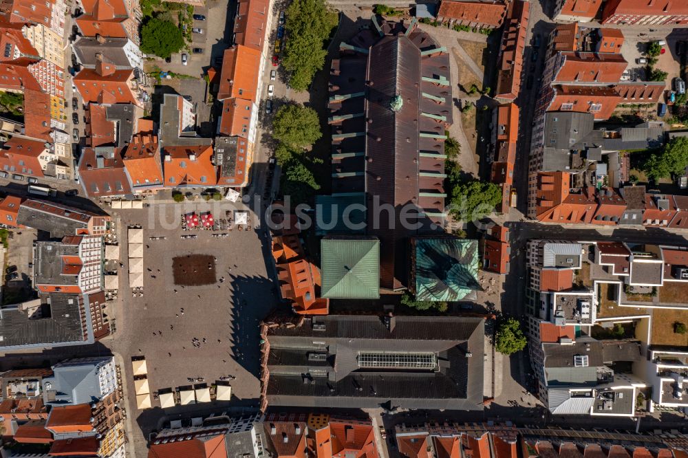 Senkrecht-Luftbild Hansestadt Stralsund - Senkrechtluftbild Kirchengebäude der Sankt Nikolaikirche in Stralsund im Bundesland Mecklenburg-Vorpommern