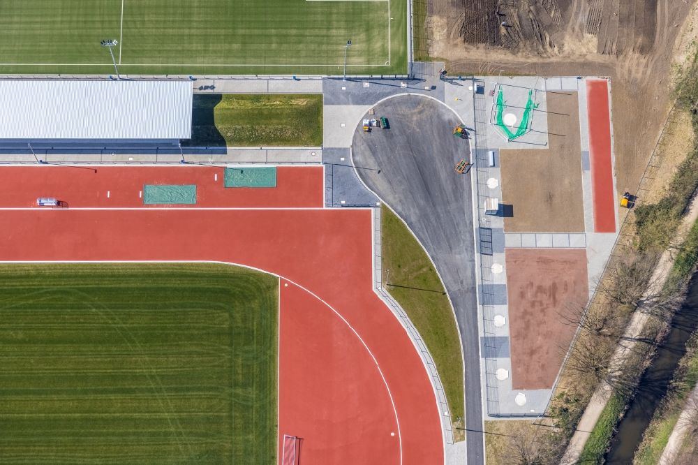 Senkrecht-Luftbild Dinslaken - Senkrechtluftbild Sanierung der Sportplatzanlagen mit Bau eines Werferplatzes in Dinslaken im Bundesland Nordrhein-Westfalen