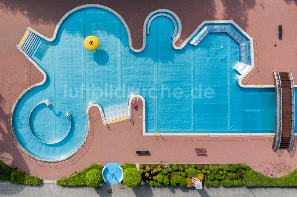 Senkrecht-Luftbild Chemnitz - Senkrechtluftbild Schwimmbecken des Freibades im Ortsteil Gablenz in Chemnitz im Bundesland Sachsen, Deutschland
