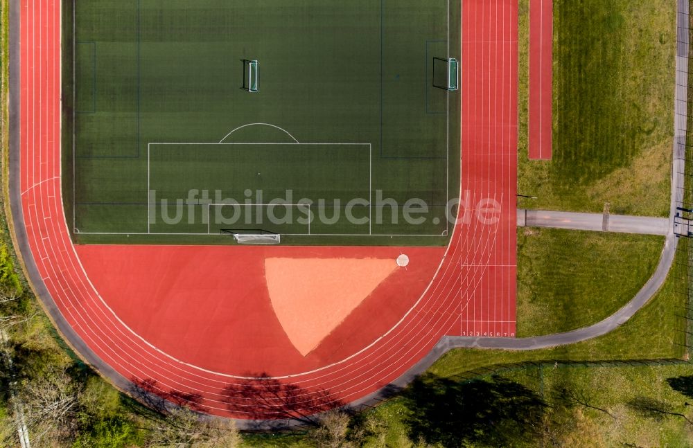 Senkrecht-Luftbild Chemnitz - Senkrechtluftbild Sportplatz- Fussballplatz an der Schmetterlingswiese in Chemnitz im Bundesland Sachsen, Deutschland